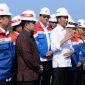 Presiden Jokowi bersama Menteri BUMN Erick Thohir, Komisaris Utama Basuki Tjahaja Purnama (Ahok), dan Direktur Utama Pertamina Nicke Widyawati. (Dok. Setpres)