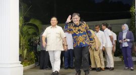 Ketua Umum Partai Gerindra Prabowo Subianto bersama Politikus PDI Perjuangan Budiman Sudjatmiko. (Dik. Tim Media Prabowo Subianto)