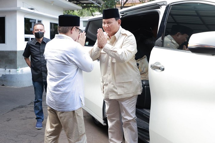 Ketua Umum Partai Gerindra Prabowo Subianto menyambangi kediaman Ketua umum PKB Muhaimin Iskandar (Cak Imin). (Instagram.com/@prabowo)