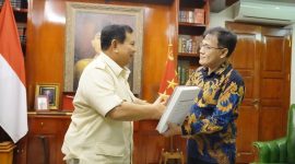 Ketua Umum Partai Gerindra Prabowo Subianto bersama Politikus PDI Perjuangan Budiman Sudjatmiko. (Instagram.com/@gerindra)