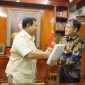 Ketua Umum Partai Gerindra Prabowo Subianto bersama Politikus PDI Perjuangan Budiman Sudjatmiko. (Instagram.com/@gerindra)