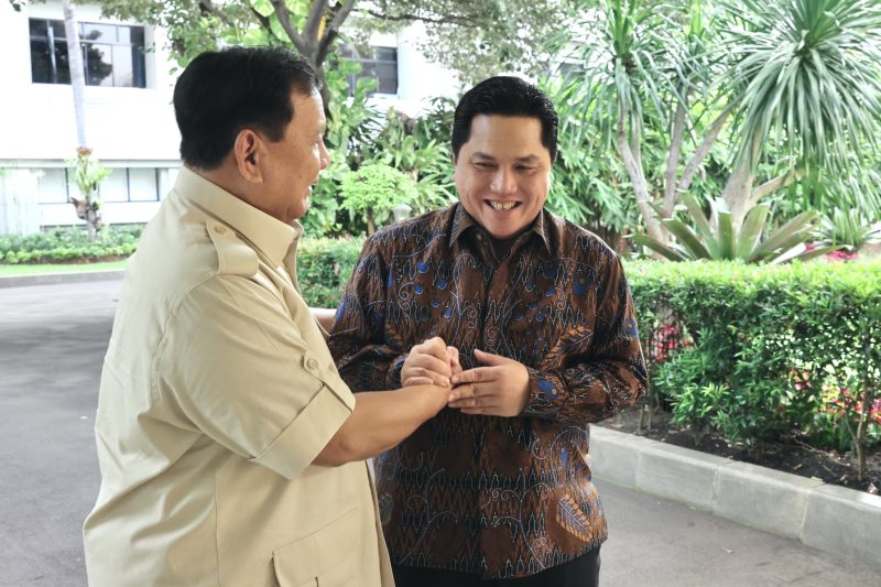 Menhan RI Prabowo Subianto menerima kunjungan Menteri BUMN sekaligus Ketua Umum PSSI Erick Thohir. (Foto Dok. Tim Media Prabowo)
