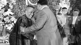 Menteri Pertahanan Prabowo Subianto menghadiri acara pernikahan Fritz Hutapea, putra Hotman Paris Hutapea dengan Chen Giovanis. Menteri Pertahanan Prabowo Subianto menghadiri acara pernikahan Fritz Hutapea, putra Hotman Paris Hutapea dengan Chen Giovanis. (Instagram.com/@prabowo) 