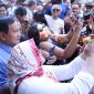 Ketua Umum Partai Gerindra Prabowo Subianto saat bersama Masyarakat. (Facbook.com/@Prabowo Subianto)
