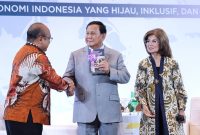 Calon presiden dari Koalisi Indonesia Maju, Prabowo Subianto dalam acara dalam 'Sarasehan 100 Ekonom Indonesia 2023' yang digagas INDEF di Menara Bank Mega, Jakarta Selatan. (Dok. Tim Media Prabowo Subianto)  