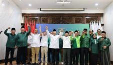 Prabowo Subianto berkunjung ke kantor Dewan Pengurus Pusat (DPP) Partai Kebangkitan Bangsa (PKB) usai keputusan penetapan sebagai presiden terpilih 2024 di KPU, Jakarta, Rabu (24/4/2024). (Dok. Tim Media Prabowo Subianto)