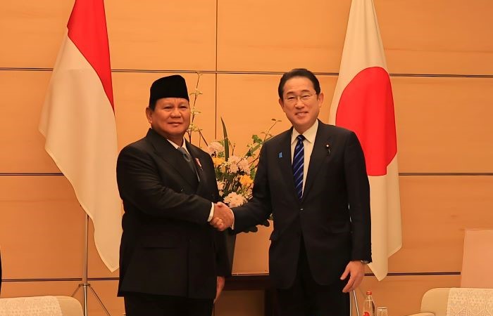 Presiden terpilih Prabowo Subianto menerima ucapan selamat secara langsung dari Perdana Menteri Jepang Fumio Kishida. (Dok. Tim Media Prabowo)