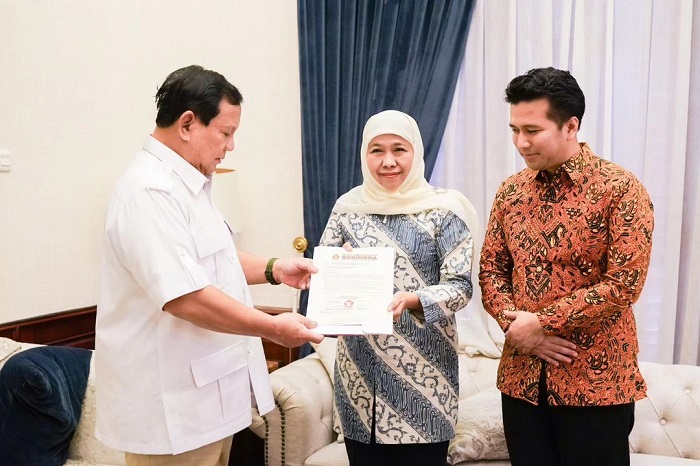 Ketua Umum Partai Gerindra, Prabowo Subianto mendukung pasangan Khofifah Indar Parawansa - Emil Elistianto dalam Pemilihan Gubernur Jawa Timur (Jatim) di Pilkada 2024. (Instagram.com/@ emildardak)


