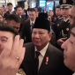 Para mahasiswa Indonesia yang kuliah di Beijing antusias menyambut kedatangan Presiden RI Prabowo Subianto. (Dok. Tangkapan Layar Youtube Rudy Chen)


