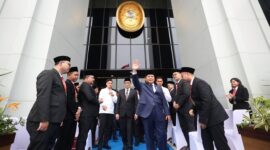 Presiden Indonesia Prabowo Subianto Dalam Acara pengukuhan 1.451 hakim baru di Gedung Mahkamah Agung, Jakarta. (Dok. Tim Media Prabowo)

