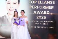  pencapaian paling monumental adalah diraihnya Ellansé Top Performer Award 2025 penghargaan tertinggi atas volume penggunaan dan kontribusi Ellansé terbesar di seluruh Indonesia.