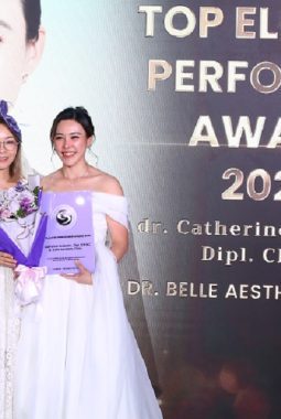 Dedikasi Tanpa Batas Dr. Catherine Soebroto Raih Penghargaan Top Performer Ellansé Se-Indonesia